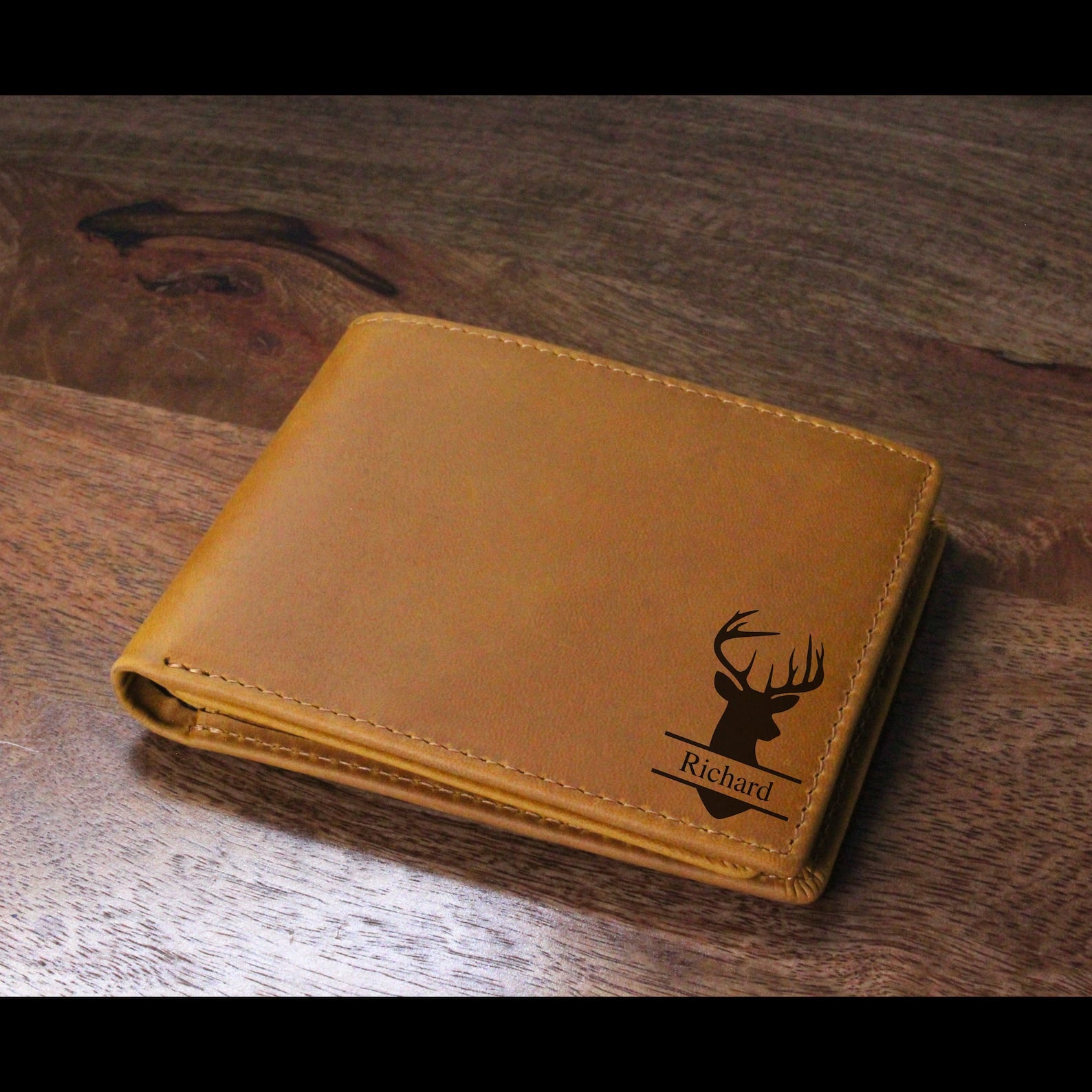 Vintage Personalized Crazy Horse Leather Wallet – Custom Engraved Laurel Wreath Monogram Bifold for Men