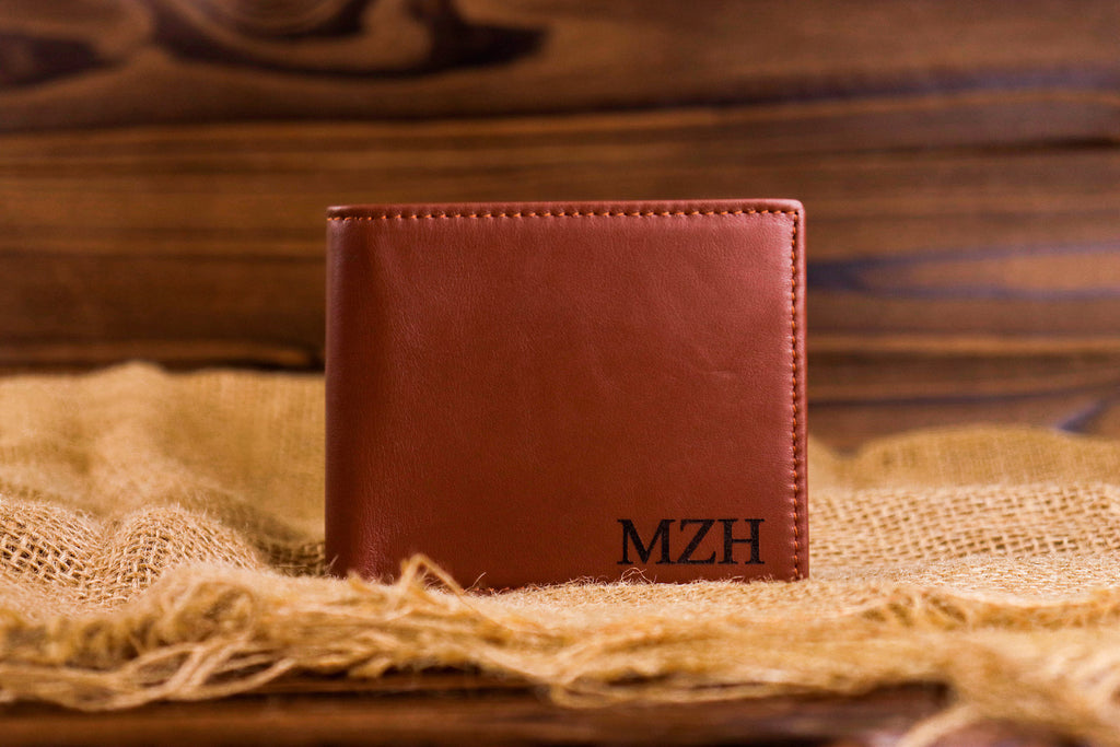 Handcrafted Pebbled Leather Men's Wallet – Custom Engraved Bifold with Contrast Stitching in Premium Gift Box