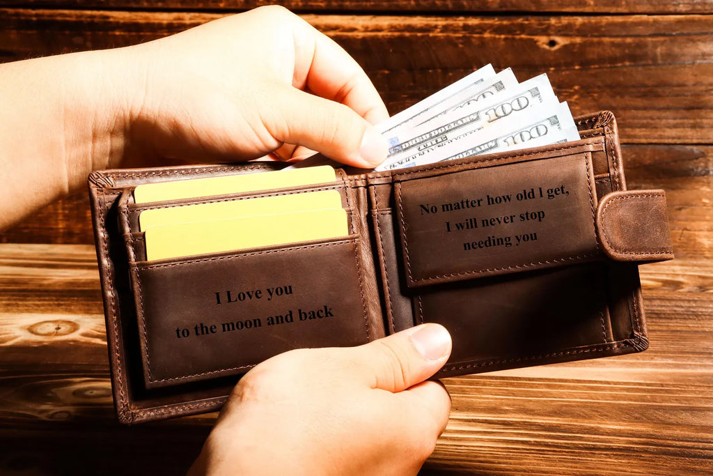Luxury Personalized Men's Wallet with Snap Closure – Custom Engraved Leather Bifold in Premium Gift Box
