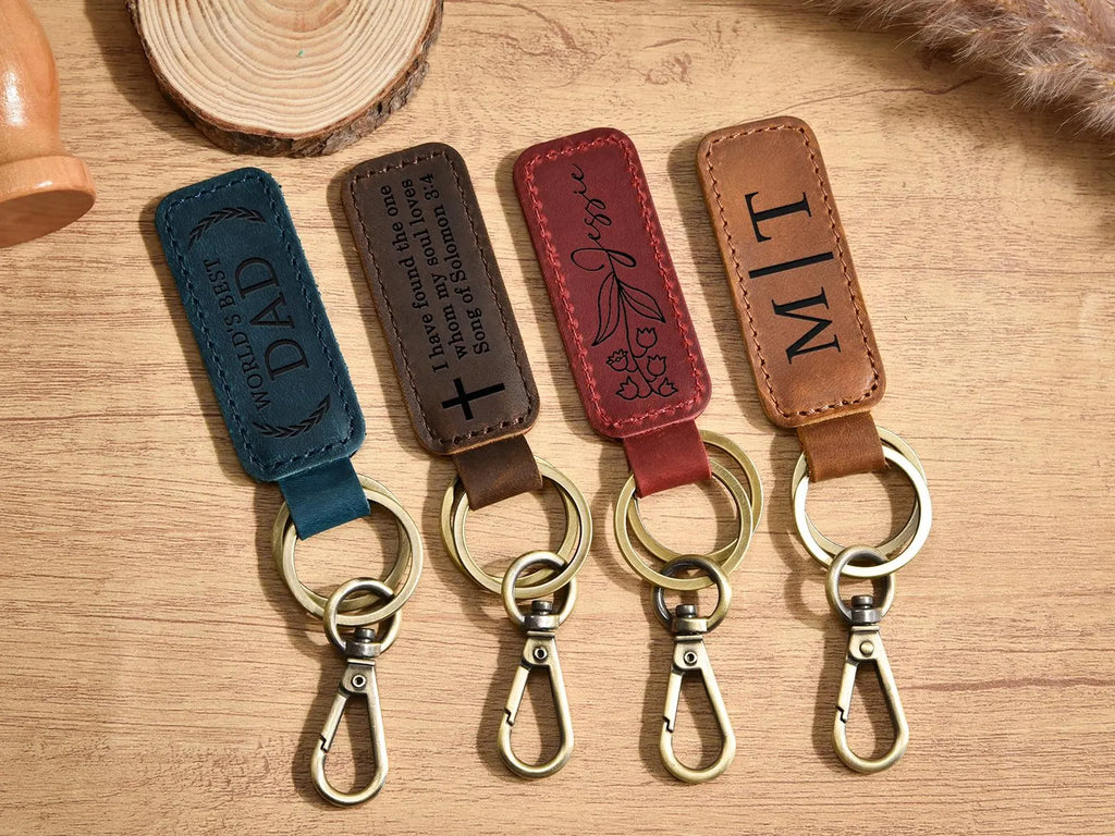 The Heritage Clip:Personalized Full-Grain Leather Lobster Clasp Keychain