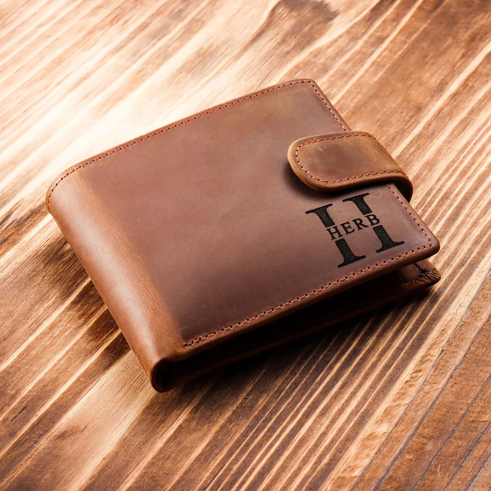 Luxury Personalized Men's Wallet with Snap Closure – Custom Engraved Leather Bifold in Premium Gift Box
