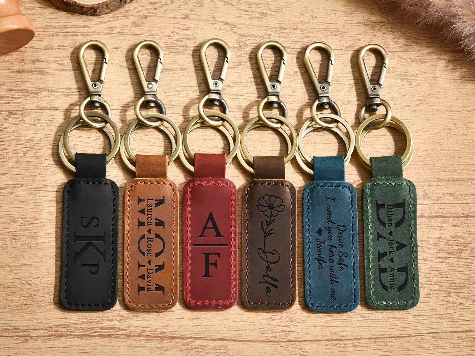 The Heritage Clip:Personalized Full-Grain Leather Lobster Clasp Keychain