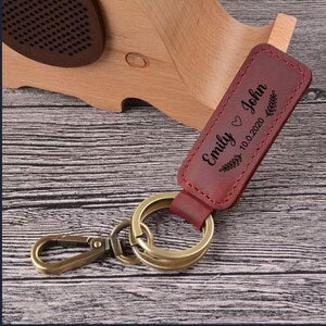 The Everlasting Bloom: Personalized Acrylic Flower & Name Bar Keychain